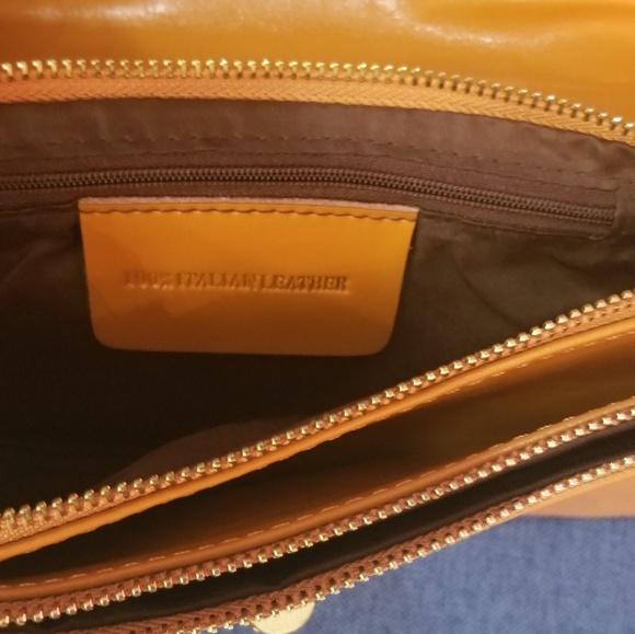 Crossbody 100% Italian Leather - Picture 7 of 7